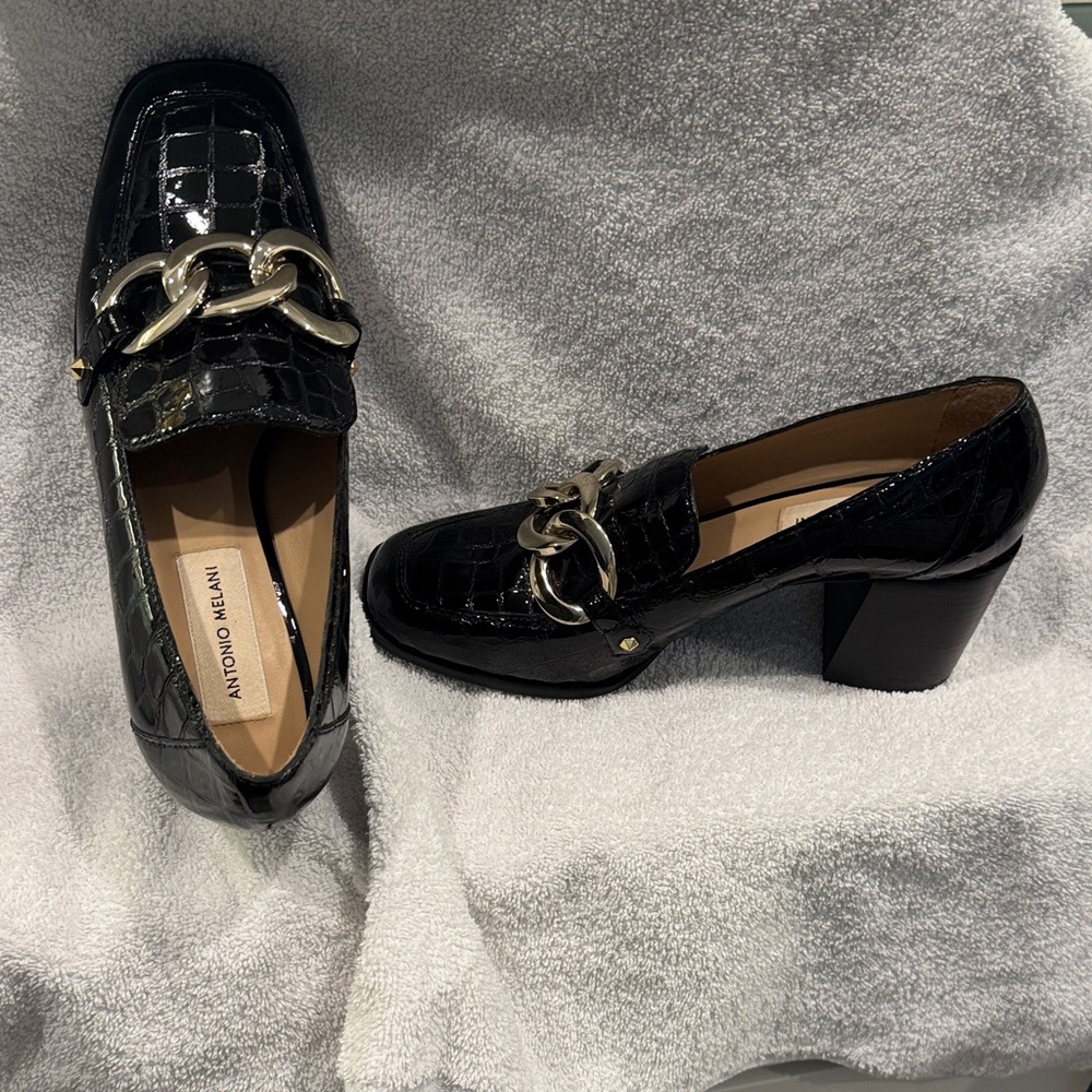 ANTONIO MELANI Black Croc-Embossed Loafers with Chain
